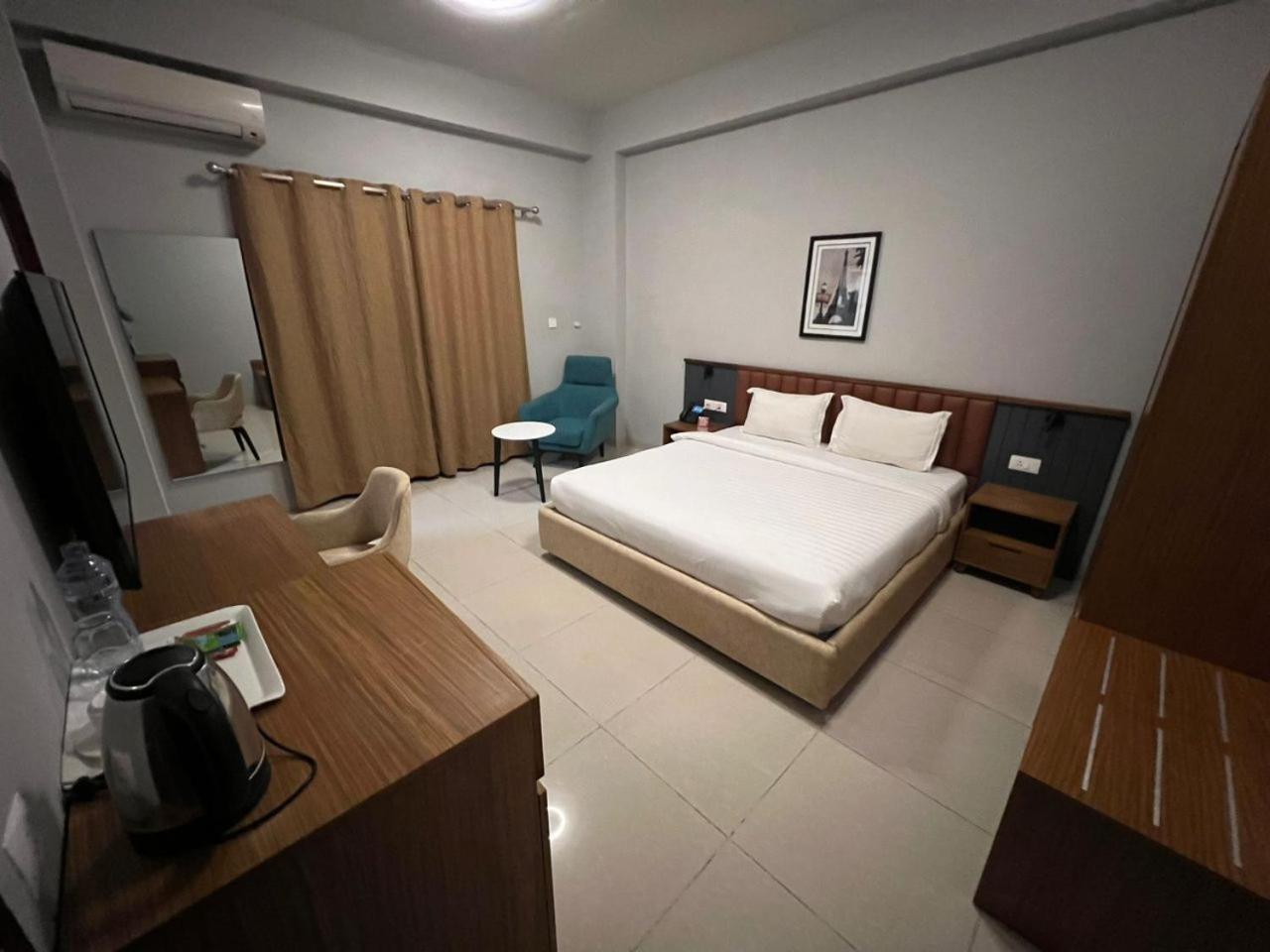 Hotel Golf Coast Kinshasa Exterior photo