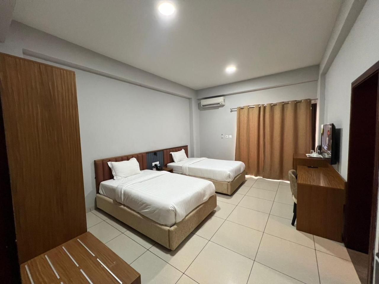 Hotel Golf Coast Kinshasa Exterior photo